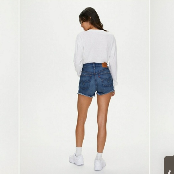 Levi’s 501 Jean Shorts - Picture 4 of 5